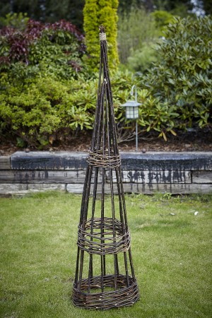 Willow banded obelisk 150cm